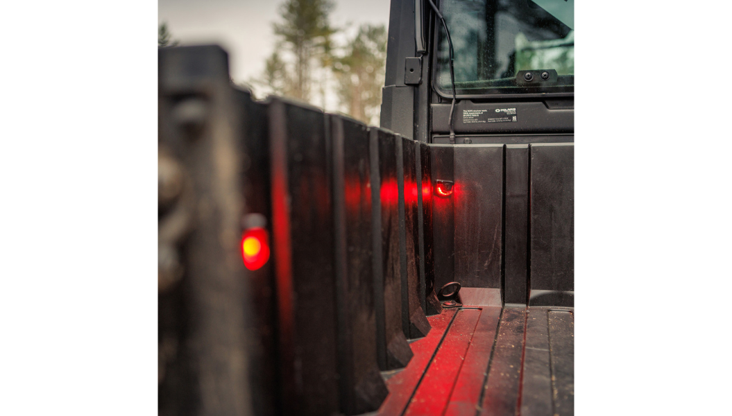 Trunk Bed Light - Red 2040-3254